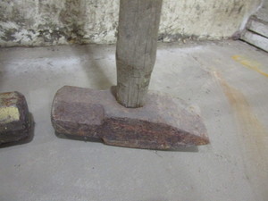 lot 24 image: Sledge Hammers & Chisels