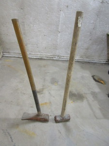 lot 25 image: Sledge Hammers