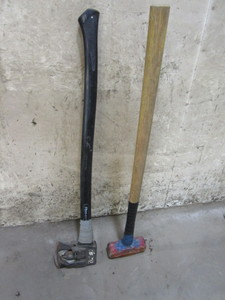 lot 26 image: Sledge Hammer & Axe