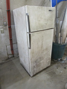 lot 29 image: GarageShop Refrigerator