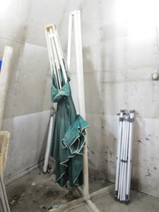 lot 31 image: Patio Umbrella & EZup Canopy Frame