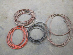 lot 32 image: Air Hoses