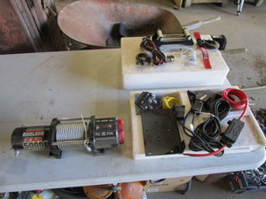 lot 95 image: 12v Winch