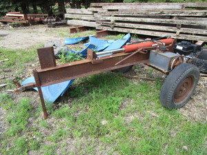 lot 107 image: Log Splitter