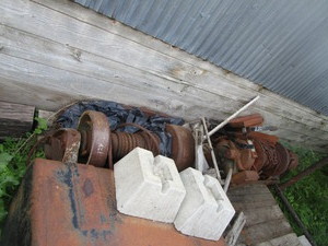 lot 112 image: Truck Winches