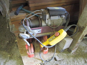 lot 157 image: 1,500lb Overhead Crane Electric Winch