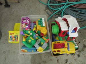 lot 187 image: Toddler Toys