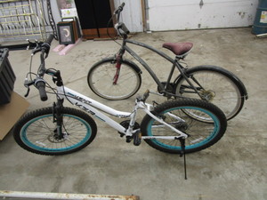 lot 193 image: Bikes