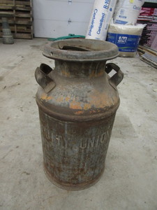 lot 194 image: Vintage Cream Can