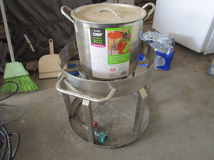 lot 198 image: Propane Cooker