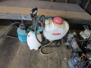 lot 209 image: Pump Sprayers