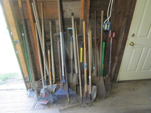 lot 213 image: Misc. Hand Tools