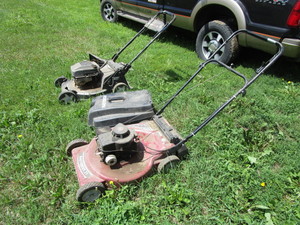 lot 216 image: Lawn Mowers