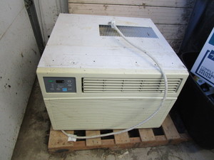 lot 217 image: Large AC Unit