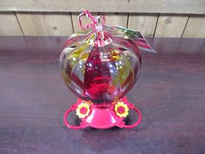 lot 87 image: Meijer Hummingbird Feeder