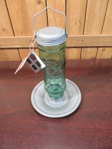 lot 89 image: Meijer Songbird Vintage Seed Feeder