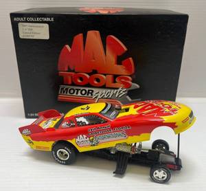 lot 3 image: 1997 Gatornationals Mac Tools Racing 124 Scale Die-Cast Funny Car GN97FC