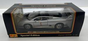 lot 30 image: Maisto 1992 Jaquar XJ220 118 Scale Die Cast