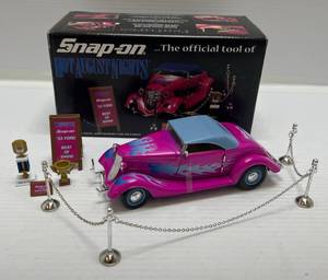 lot 31 image: 2002 Snap-On 1933 Ford Convertible Hot August Nights Street Car