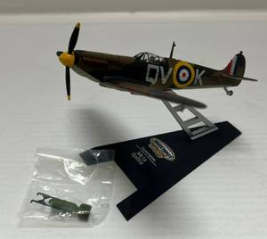 lot 39 image: Matchbox Collectibles Miniature Diecast Plane ( Supermarine MK-1A Spitfire ) On Stand 5 x 6