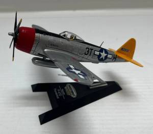 lot 40 image: Matchbox Collectibles Miniature Diecast Plane ( Republic P- 47D Thunderbolt ) On Stand 6 x 6 34