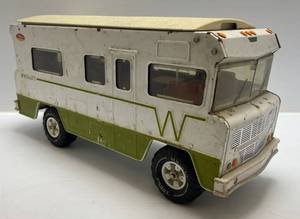 lot 49 image: Vintage 1970s Tonka Winnebago Indian RV Camper Pressed Steel