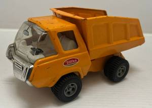 lot 50 image: Vintage 1970s Mini Tonka Dump Truck Orange ( Great Shape )