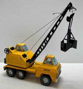 lot 55 image: Vintage Nylint Pressed Steel Michigan Crane Yellow With Blue Window