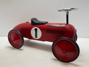 lot 58 image: Vintage Schylling Speedster Ride-On Red Race Car Metal 30 x 15 12 x 14