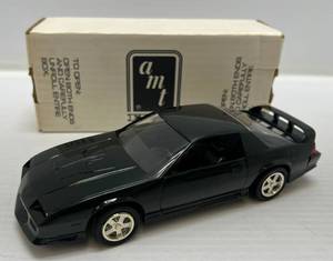 lot 69 image: Ertl AMT ( Dealer Promo ) 1992 Chevrolet Camero ( Polo Green Metalic )