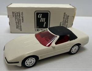 lot 70 image: Ertl AMT ( Dealer Promo ) Special Edition 1 Millionth Corvette ( 1992 Corvette Convertible ) ( Artic White With Red Interior )