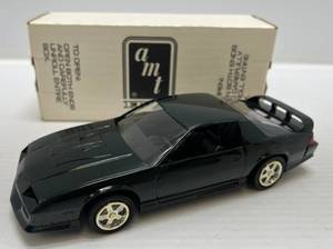 lot 73 image: Ertl AMT ( Dealer Promo ) 1992 Chevrolet Camero Z28 ( Polo Green Metalic )