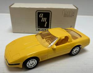 lot 76 image: Ertl AMT ( Dealer Promo ) 1992 Chevrolet Corvette ZR1 ( Yellow )