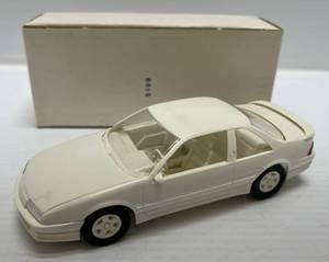 lot 77 image: Ertl ( Dealer Promo ) 1990 Beretta GTZ ( White )
