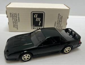 lot 78 image: Ertl AMT ( Dealer Promo ) 1992 Chevrolet Camaro Z28 ( Polo Green Metallic )