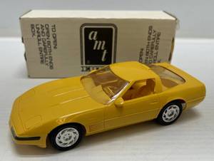 lot 80 image: Ertl AMT ( Dealer Promo ) 1992 Chevrolet Corvette ZR1 ( Yellow )