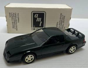 lot 86 image: Ertl AMT ( Dealer Promo ) 1992 Chevrolet Camaro Z28 ( Polo Green Metallic )