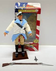lot 113 image: 1999 Soldiers Of The World (Revolutionary War 1775-1783 Officer ) ( Used Semi  Complete With Original Box )