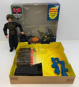 lot 115 image: 2001 Hasbro G.I. Joe Double Duty Operation Tiger Hawk ( Used  Complete In Original Box )