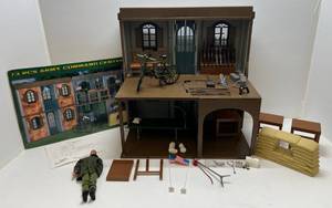 lot 116 image: 16 Army Command Center 73 Pc Power Team For 12 Action Figures ( Used  Second Hand Box Semi Complete )