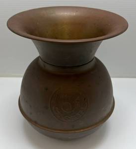 lot 187 image: Vintage All Famous Havana 5 Cent Cigars ( Spittoon )