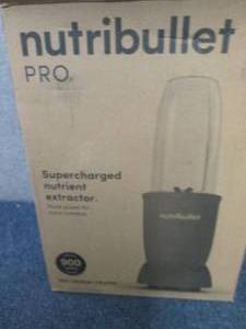 lot 24 image: NutriBullet Single-Serve Blender 8-...