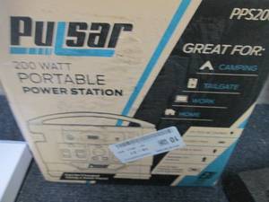 lot 36 image: Pulsar 200 Watt Portable Power Stat...