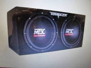 lot 62 image: MTX Terminator 1200-Watt Dual Subwo...