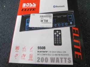 lot 80 image: Boss Elite 200-Watt CDMP3 Car Ster...