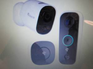 lot 100 image: Toucan Wireless Video Doorbell and ...