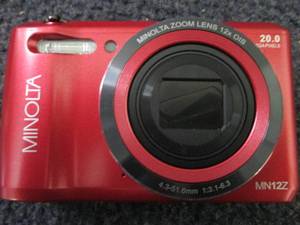 lot 102 image: Minolta 20MP HD 12x Zoom Wi-Fi Digi...