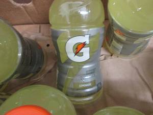 lot 114 image: 15 - 28 oz Bottles Gatorade Lemonad...
