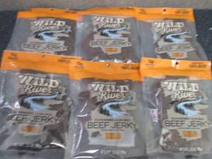 lot 135 image: 6- 3.5 oz bags Wild River Mild Beef...