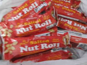 lot 150 image: 12- 1.8 oz Pearsons Salted Nut Rol...